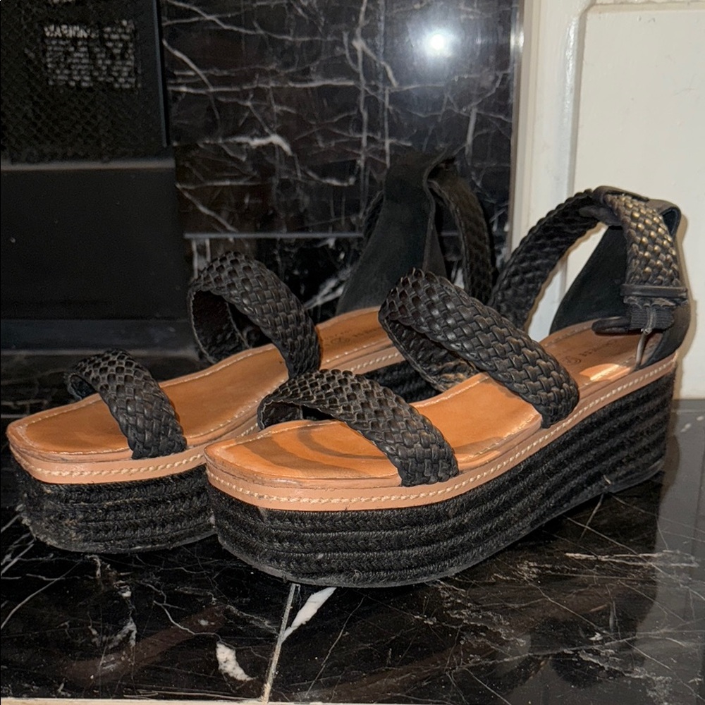 Chinese Laundry Black Wedge Sandals with Woven Design